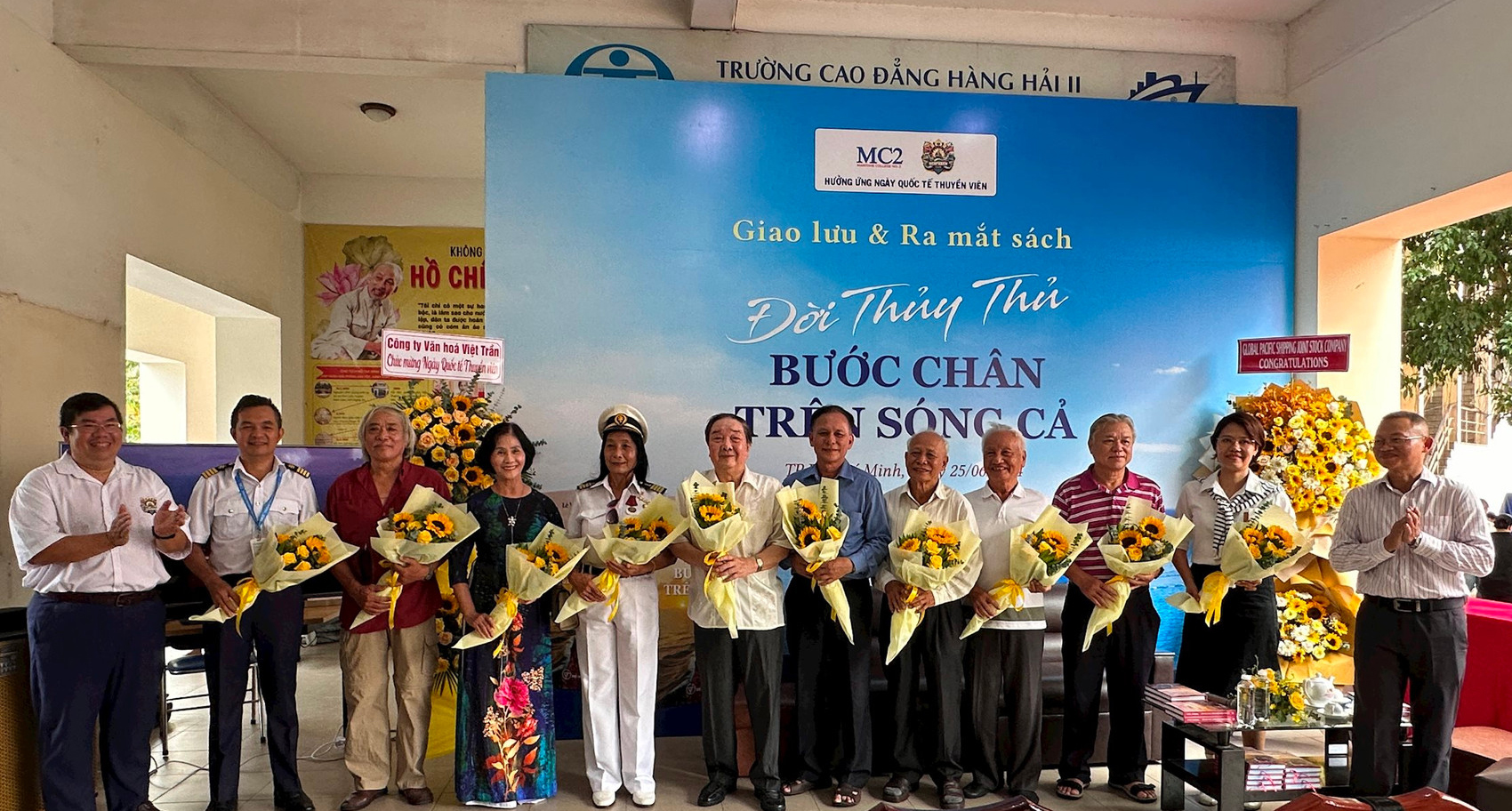 'Đời thủy thủ - Bước chân trên sóng cả', cuốn sách đầu tiên về thuyền viên Việt Nam